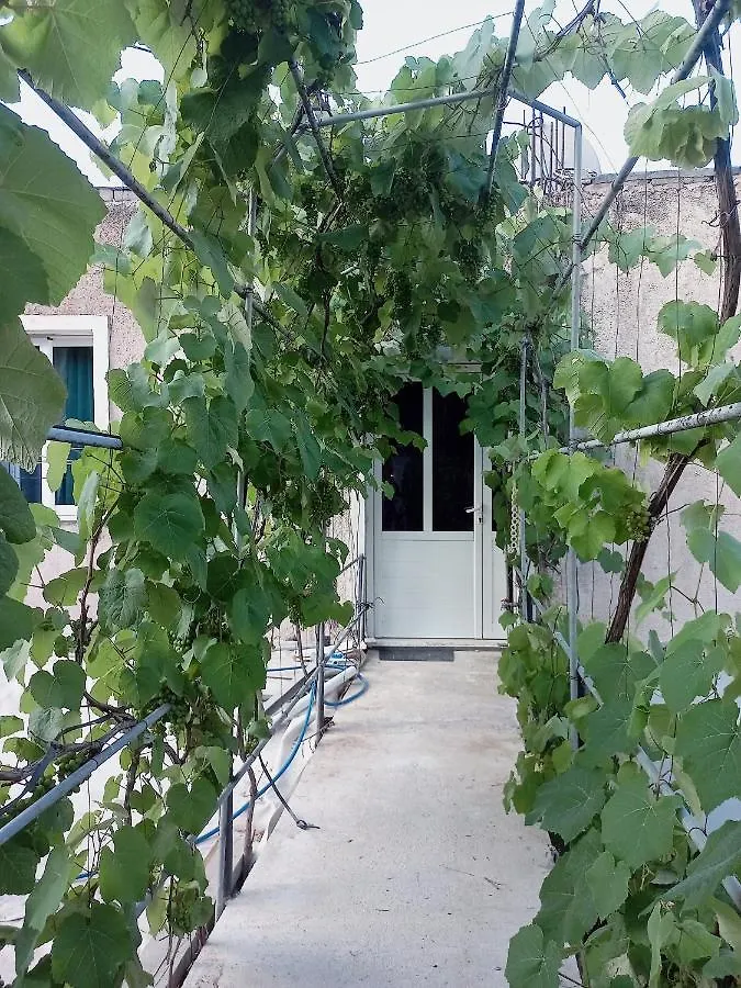 Sotiri Rooms Sarande Apartment